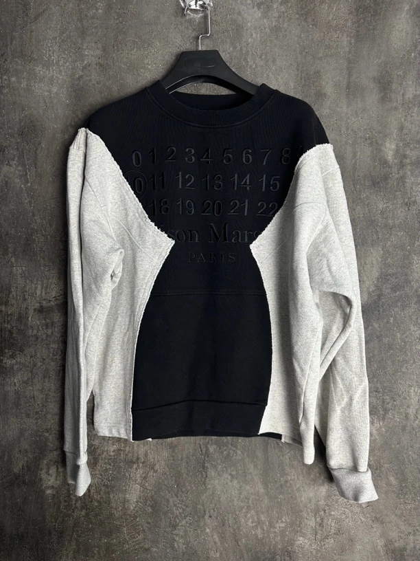 全新未使用/maison margiela 马吉拉 黑灰拼接 数字刺绣 水洗卫衣