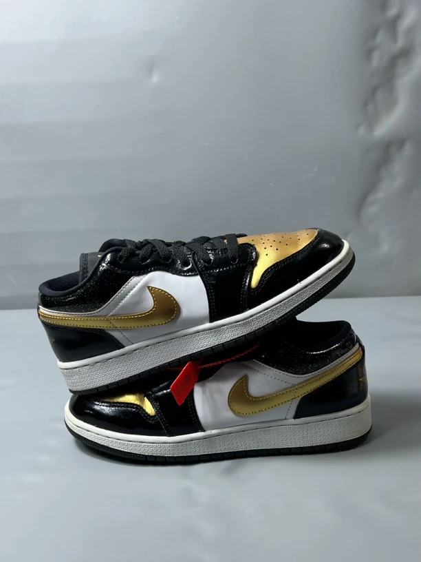 40码 9新/air jordan1黑金/板鞋 公价889