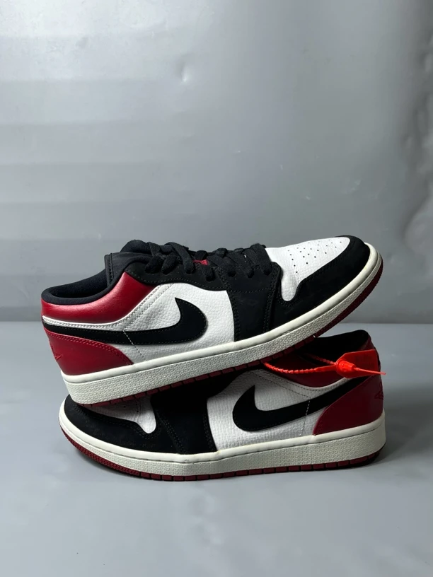 42码 9新/air jordan1黑红脚趾/板鞋 公价2509 瑕疵鞋帮磨损