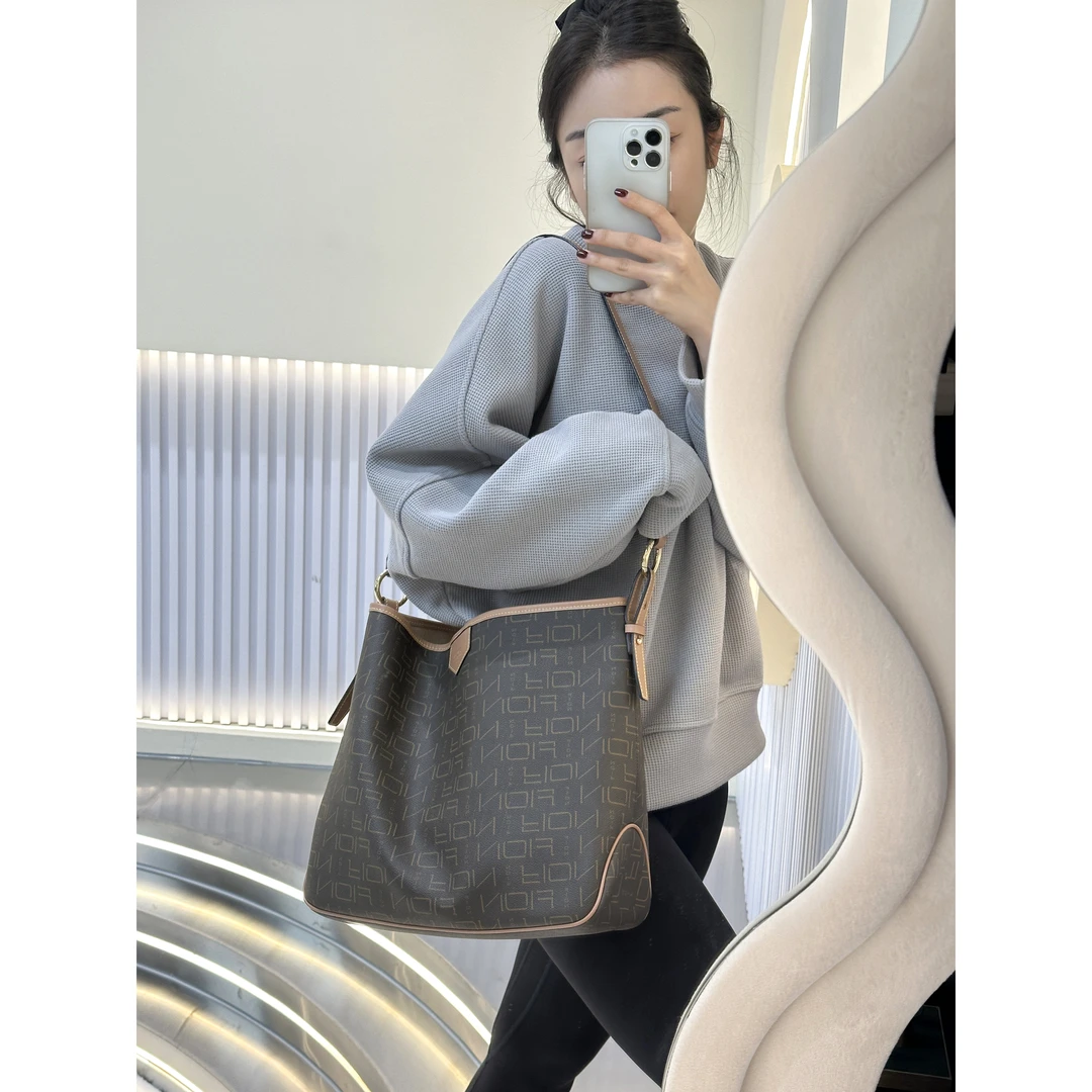 【发发定制】菲安妮经典印花百搭大容量小号水桶包单肩包FAAFIFS285