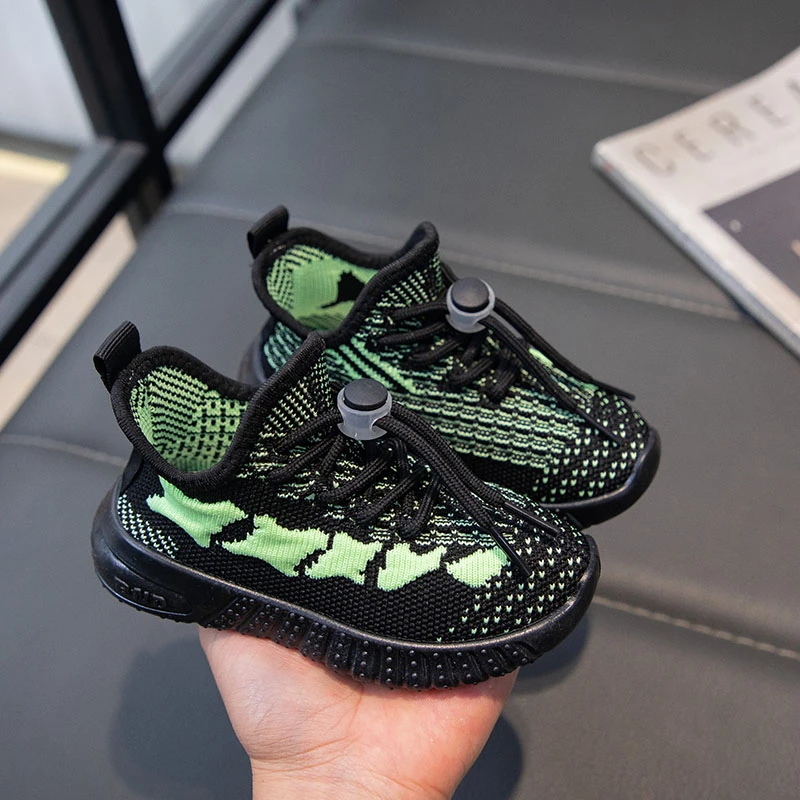 儿童透气飞织网鞋软底防滑小宝宝一脚蹬男孩休闲女童春夏跑步鞋