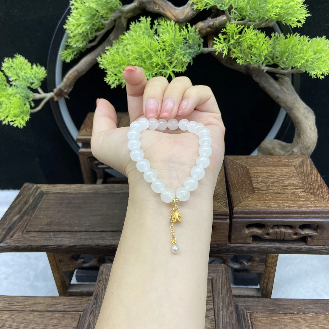 单圈和田玉白玉卡8MM搭配兰玲吊坠配饰手串D124369