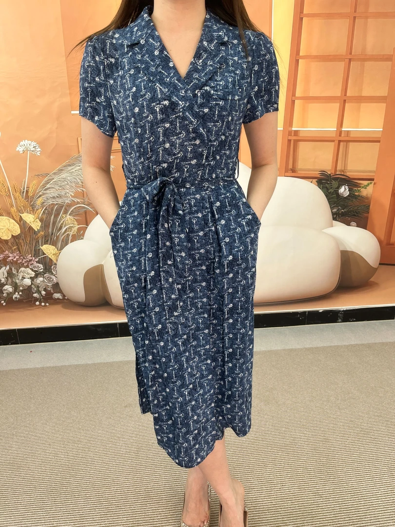 B5Q-8082女士蓝色连衣裙显瘦气质大码轻奢碎花小众收腰中长款夏季