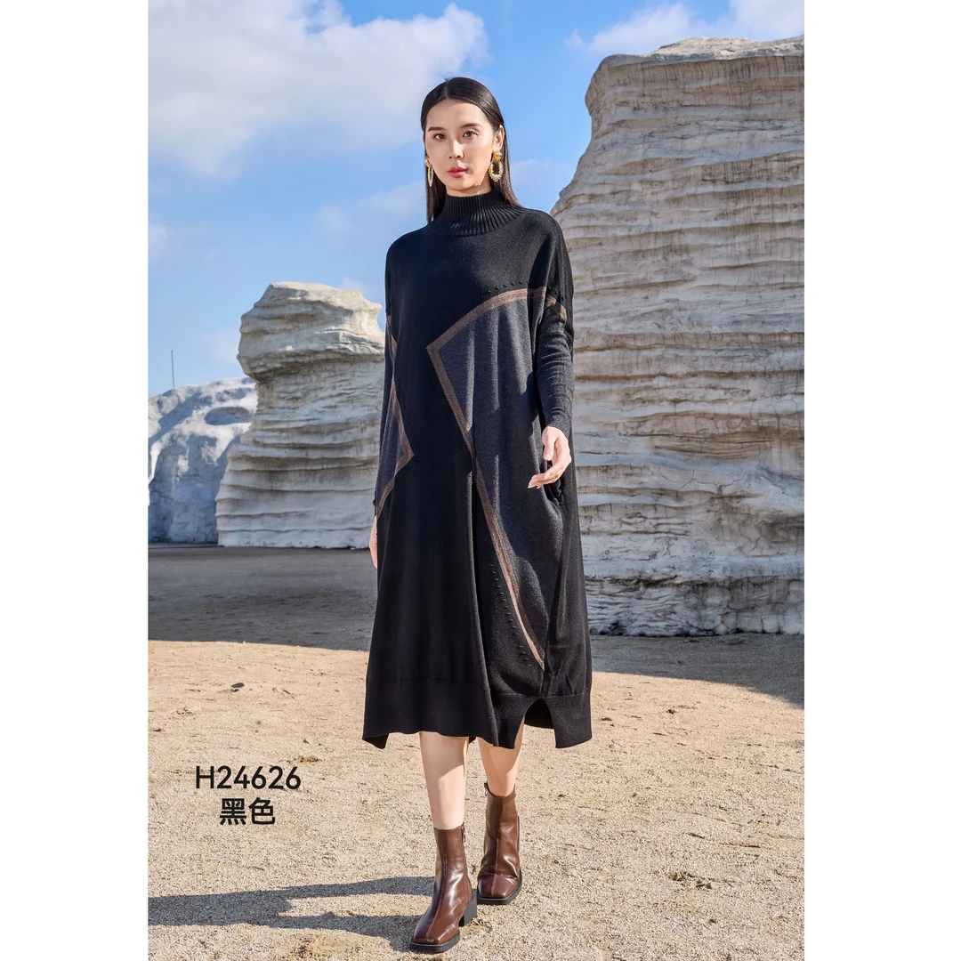 2024秋冬时尚几何提花拼接女士针织连衣裙气质复古宽松长袖24626