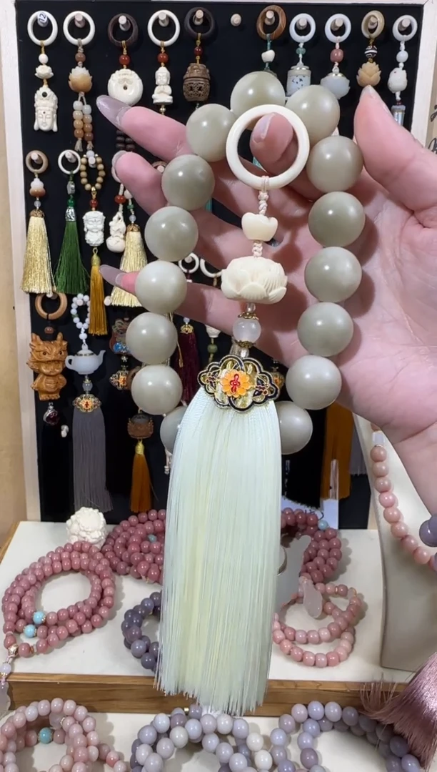 【闪购商品】白玉菩提吊坠13007