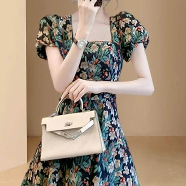 2024新款连衣裙子甜美夏季女装春秋高级气质碎花小个子高档时尚