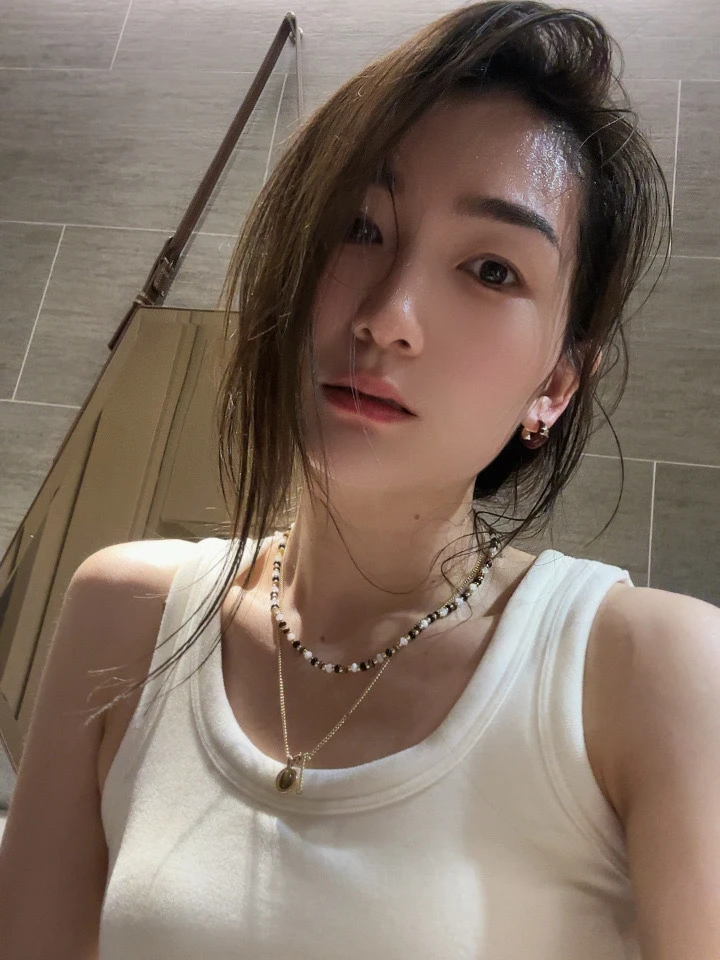 小静折扣~N1147A 含胸垫~保暖弹力修身打底背心（卡码拍大）