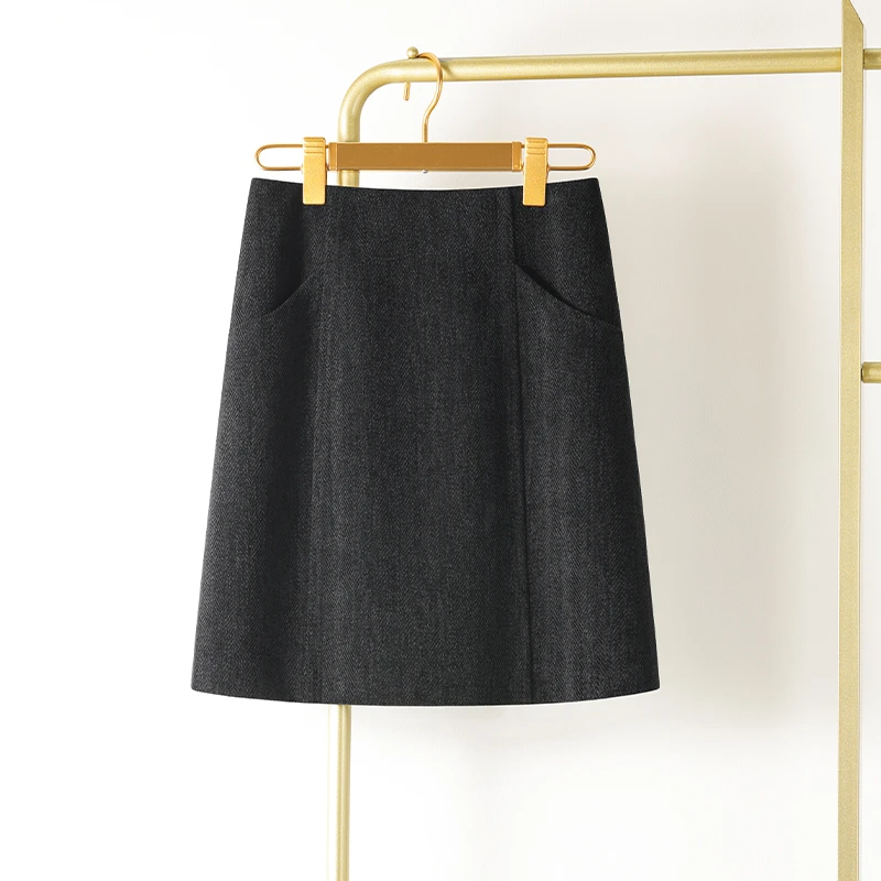 黑色灯芯绒短裙女2025新款秋冬小个子显瘦A字裙通勤包臀裙半身裙