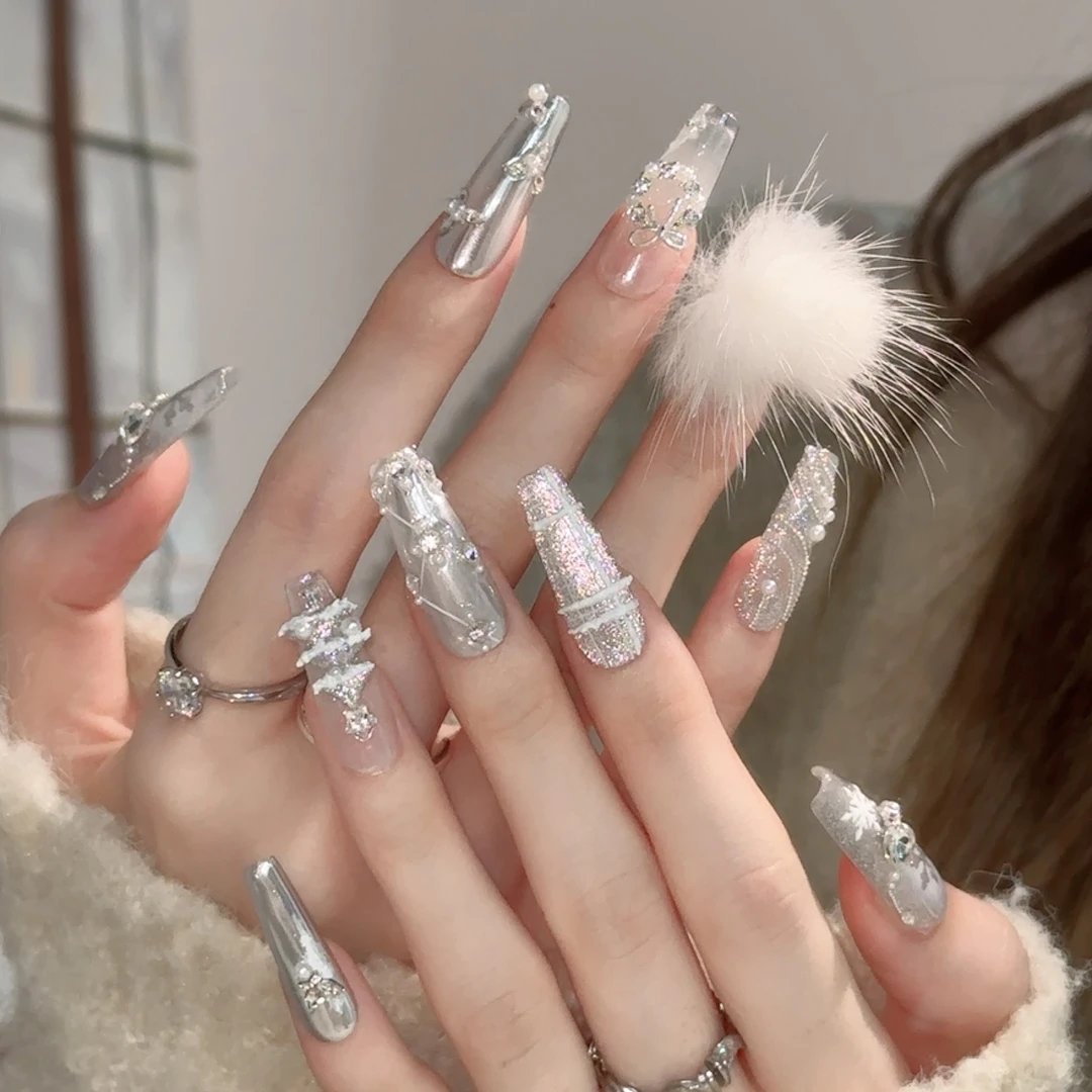 GIRLPLUS『百变雪绒绒』sy圣诞12片ab限定磁吸毛球穿戴甲长美甲