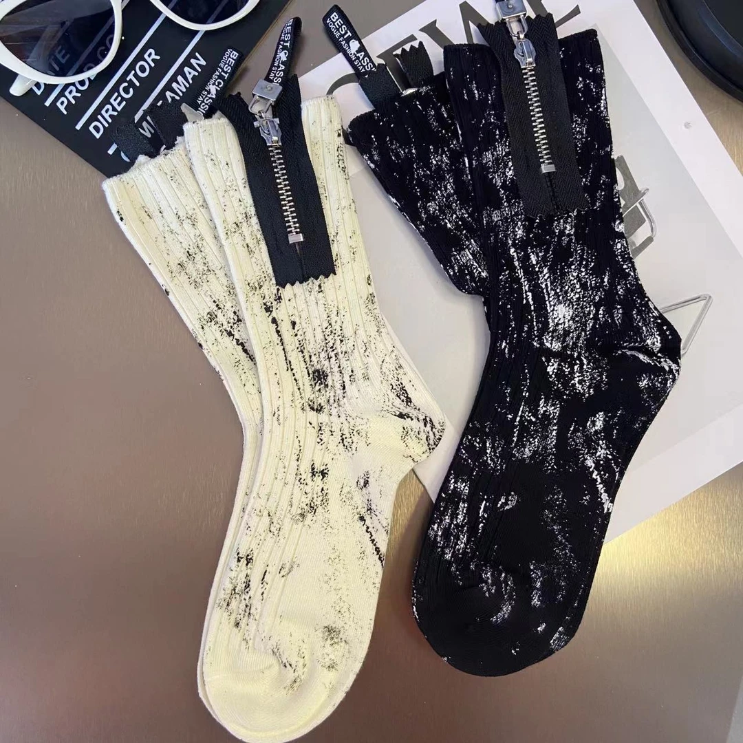 春秋款袜子女喷漆泼墨潮袜不规则图案金属拉链个性洋气中筒袜时髦