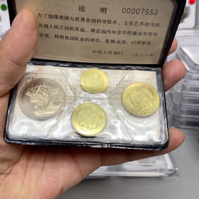 【闪购商品】合金董**你80小黑
