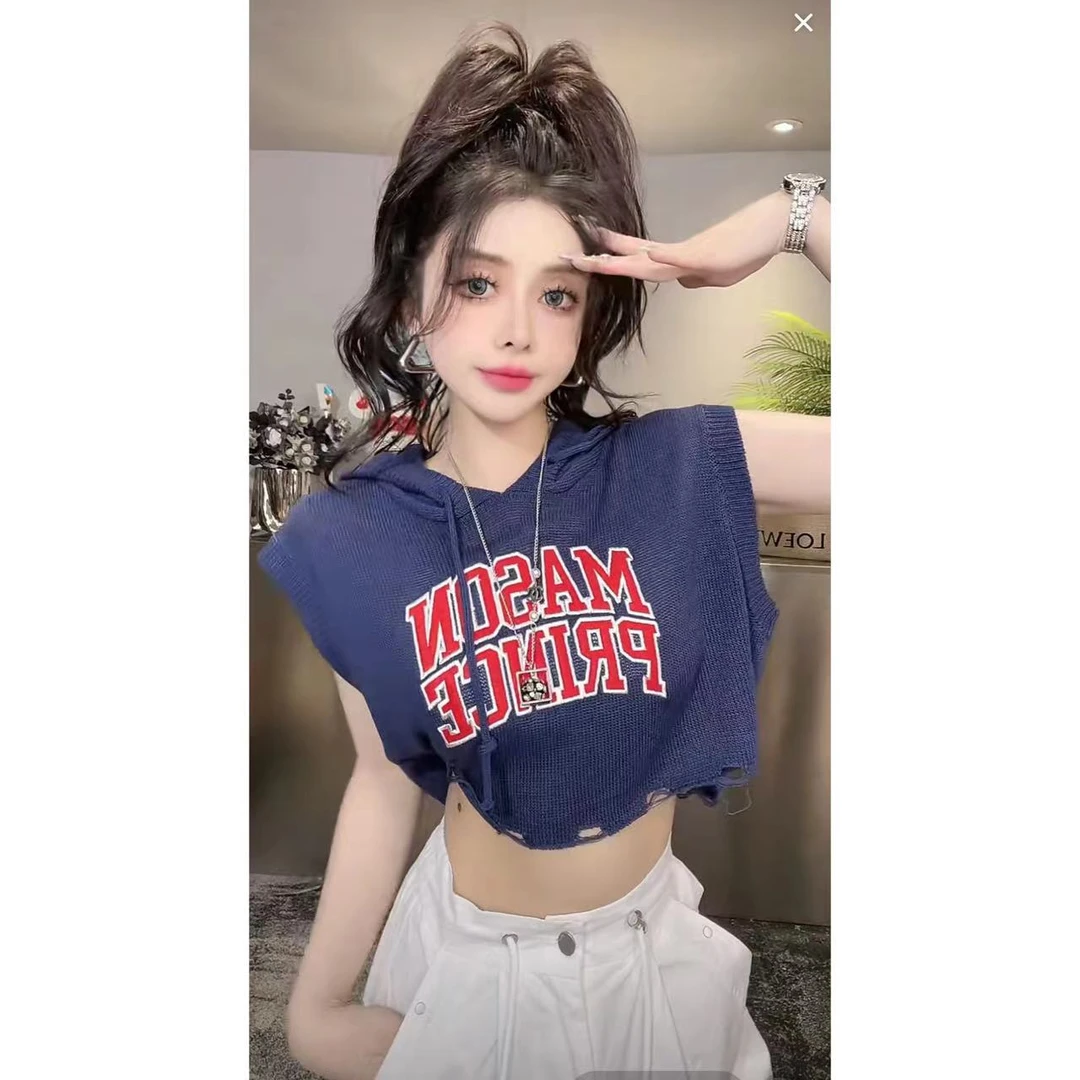 【元气少女】刺绣 英文字母针织连帽破洞马甲