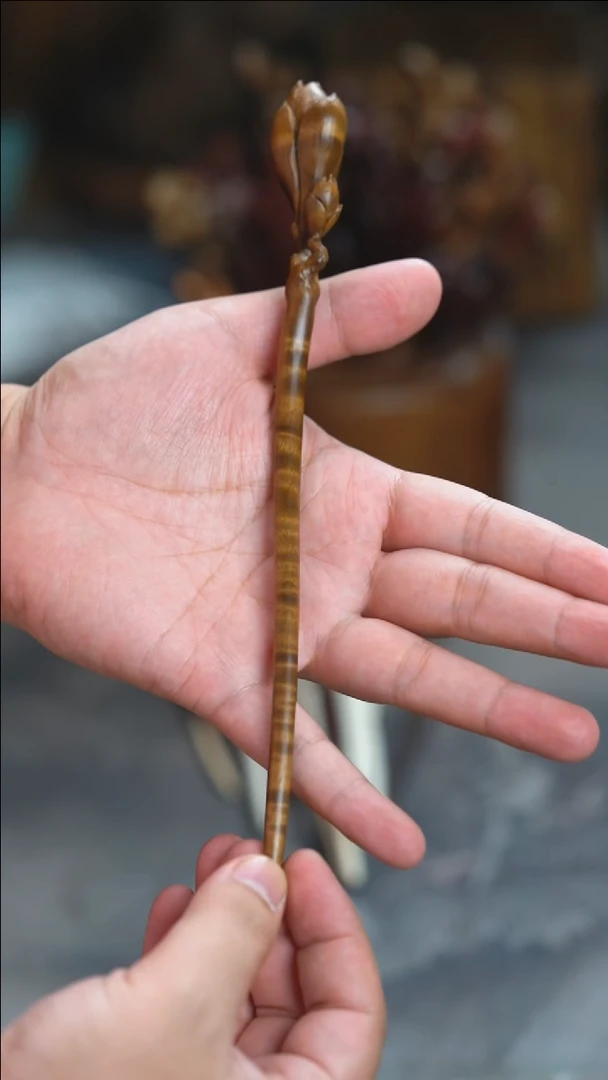 【闪购商品】金丝楠木雕满水波玉兰花发簪