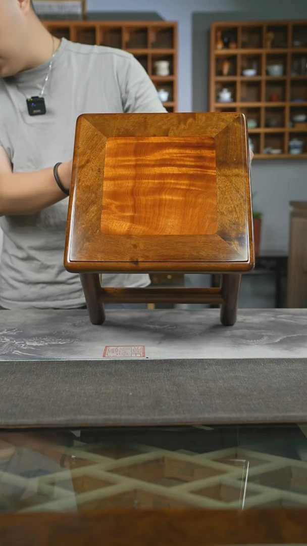 【闪购商品】金丝楠木雕942号富贵小凳子