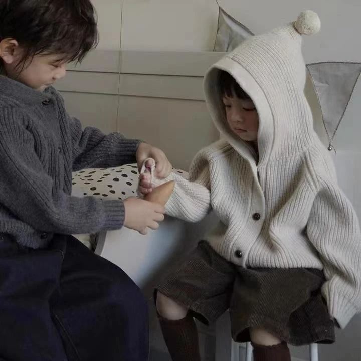 【冬季大促】2023连帽针织女童外套开衫超可爱毛球球帽子男童毛衣