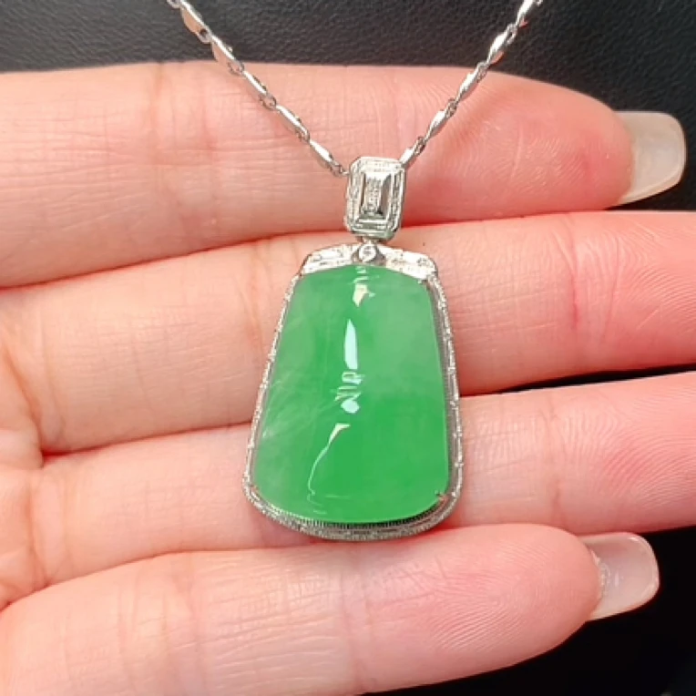 天然翡翠吊坠18k金镶嵌竹节