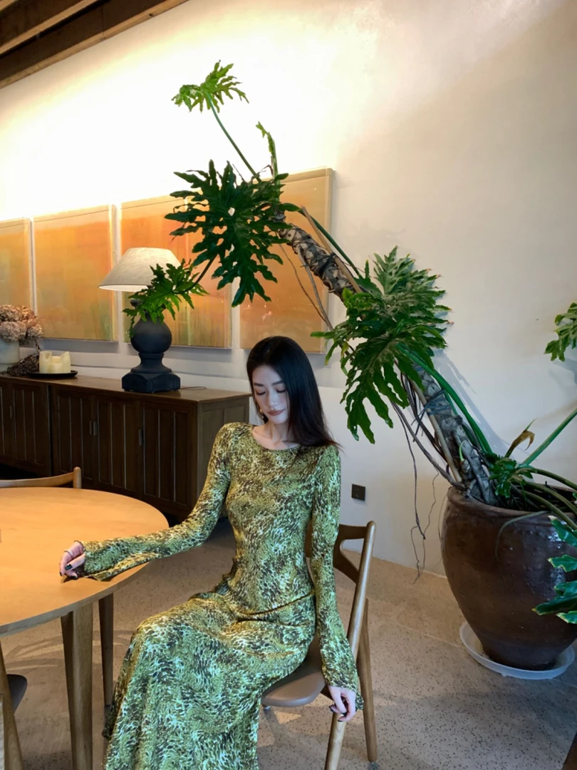 金南一【绿野仙踪】桑蚕丝斜裁长款碎花连衣裙