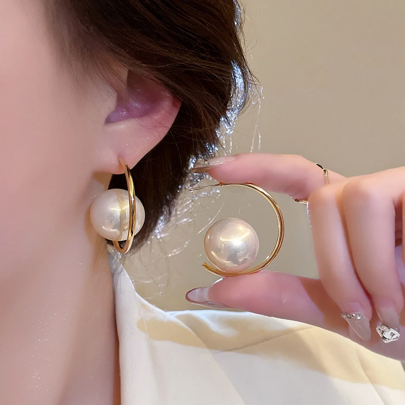 铜合金仿珍珠耳饰 夸张大珠珠耳钉女2025年小众设计高级感耳环110