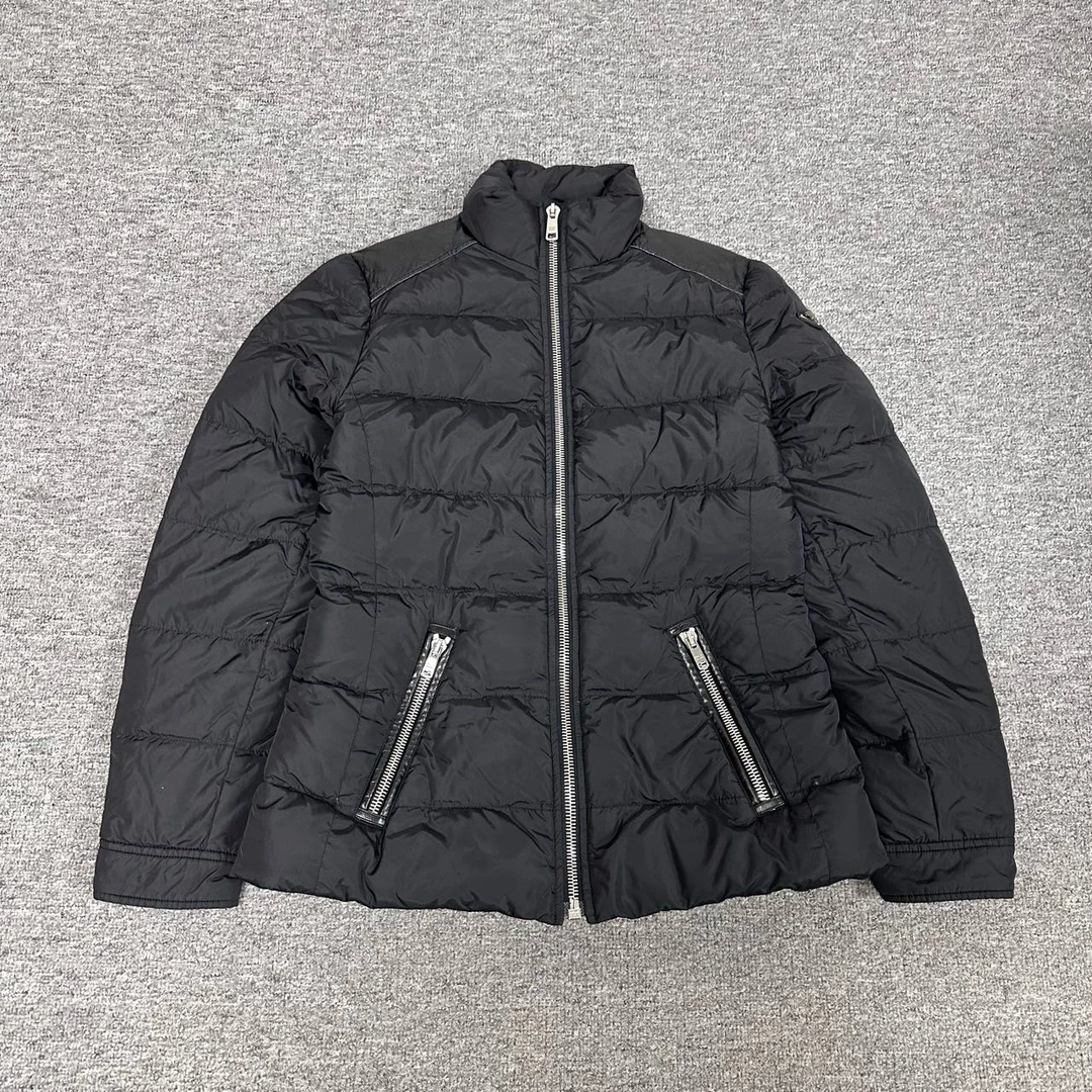 Prada 三角钢标 普拉达 羽绒服 99新 42码