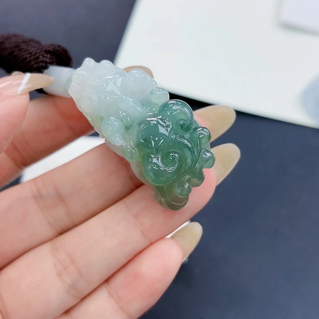 翡翠颈饰未镶嵌吊坠