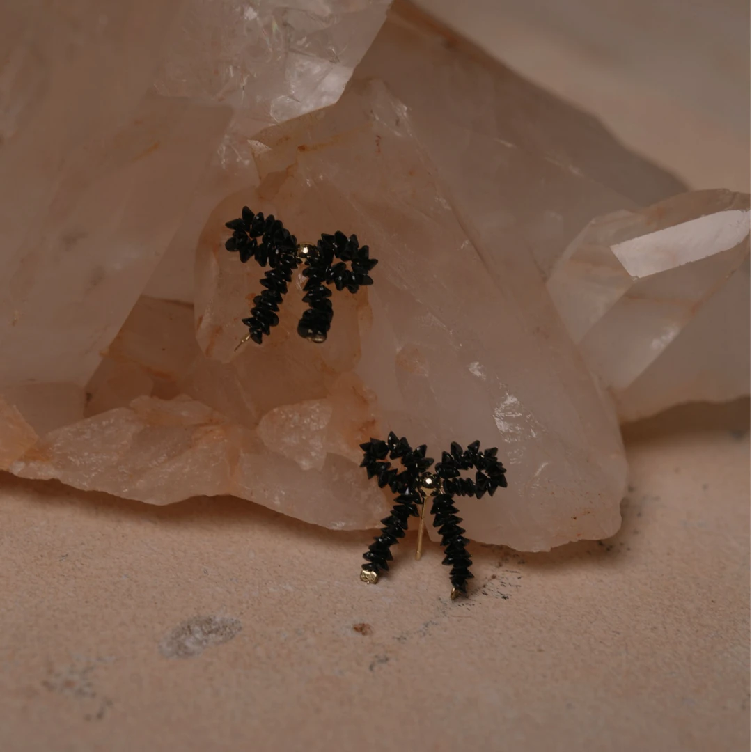 铜合金耳饰 黑色蝴蝶结电镀真金 083