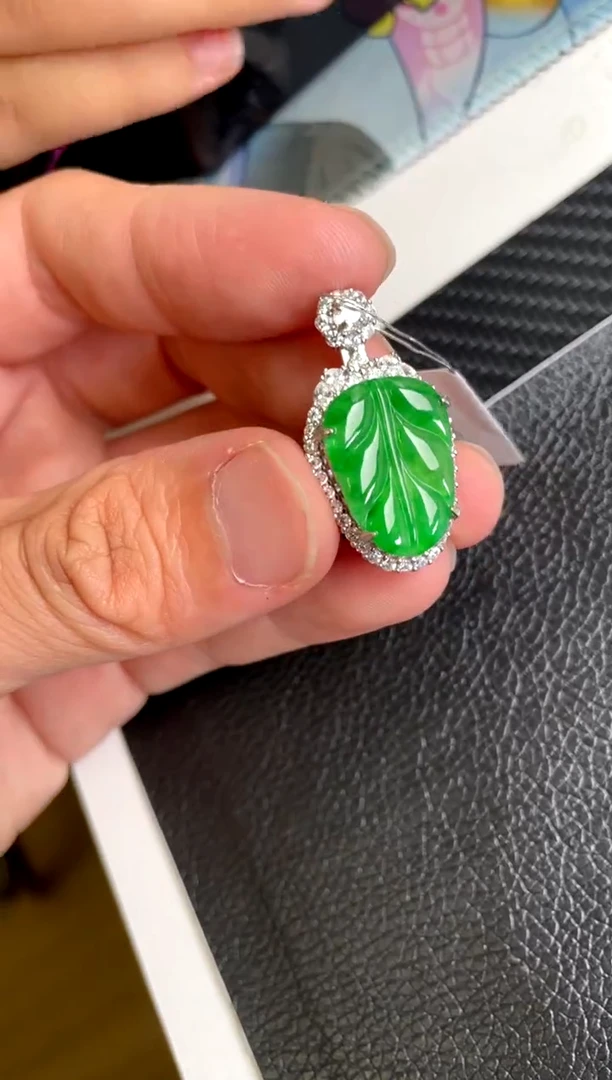 【闪购商品】翡翠吊坠(不含链)银S925镶嵌吊坠