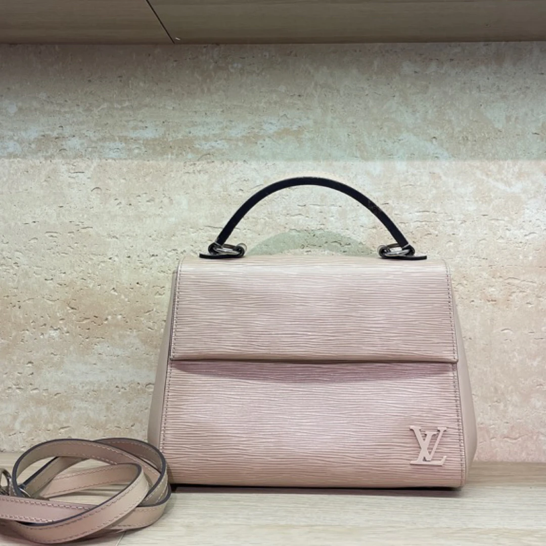 95新 LouisVuitton/路易威登 LV 粉色水波纹手提斜挎包