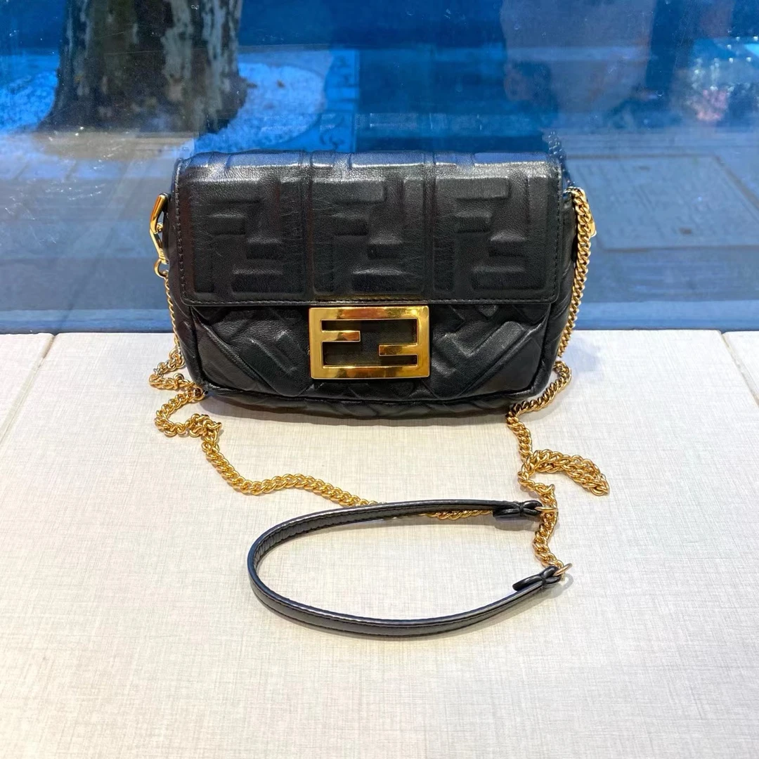 95新 FENDI/芬迪 芬迪黑金链条包 裸包