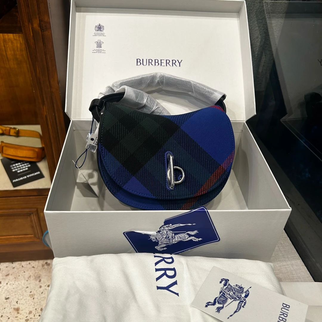 全新未使用 BURBERRY/博柏利 Burberry mini Rocking Horse