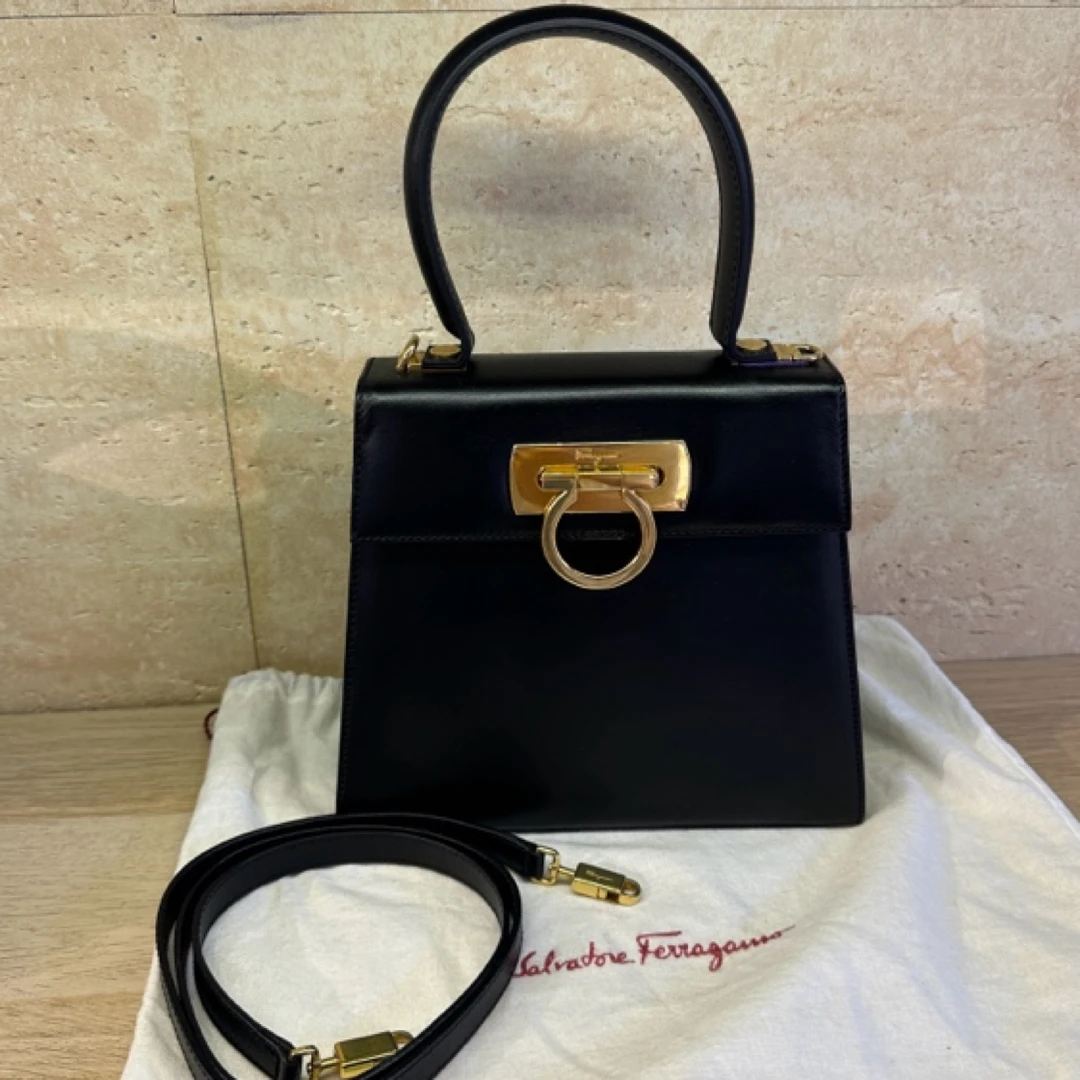 95新 FERRAGAMO/菲拉格慕 菲拉格慕小号博物馆 手提单肩包