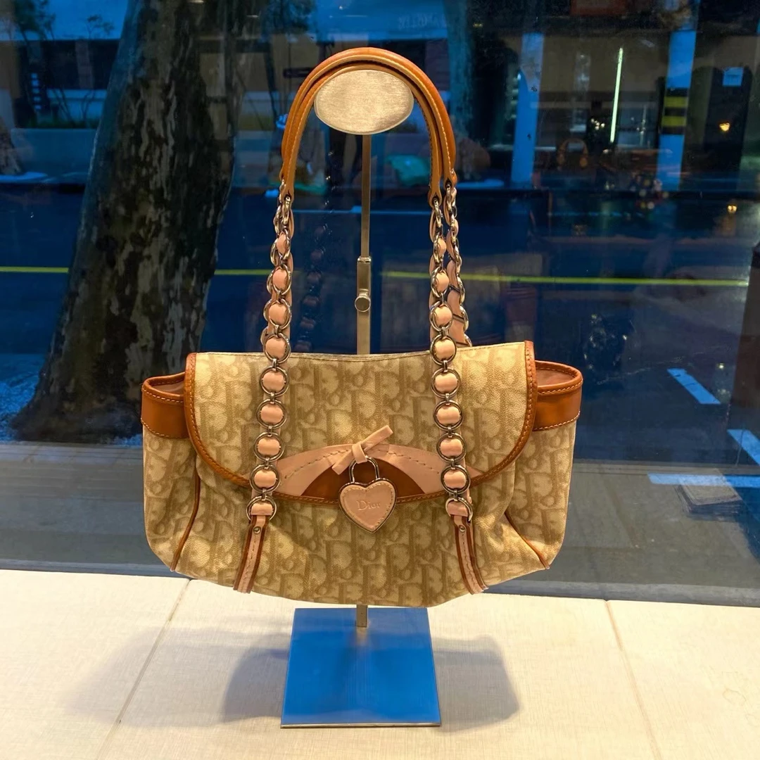 95新 DIOR/迪奥 中古爱心锁头单肩腋下包