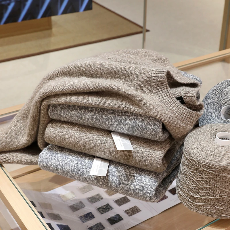 【243206076】色彩魔术师 苏格兰邓肯花式纱男士羊羔*毛圆领针织衫