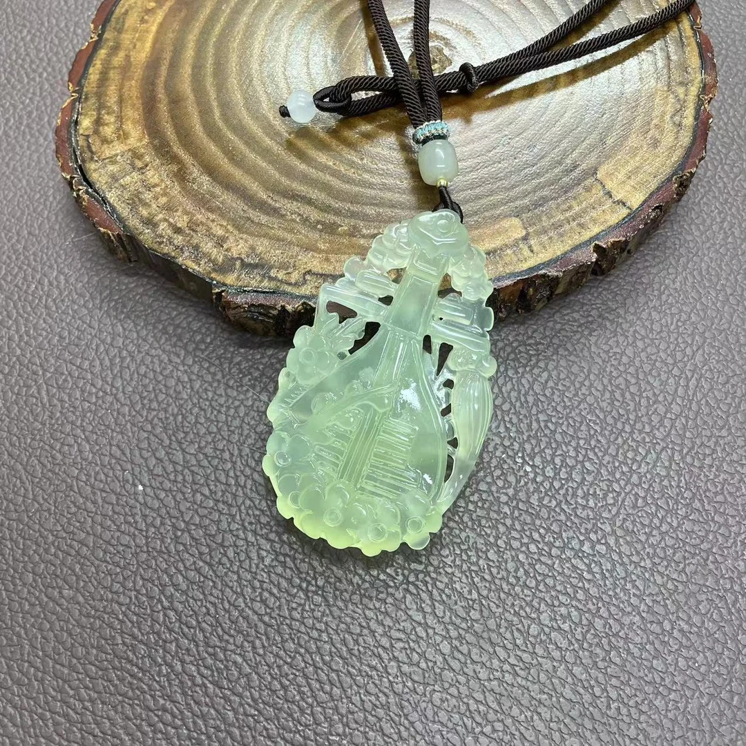 【天然岫玉】琵琶镂空吊坠/手工雕刻/百搭/时尚/精美
