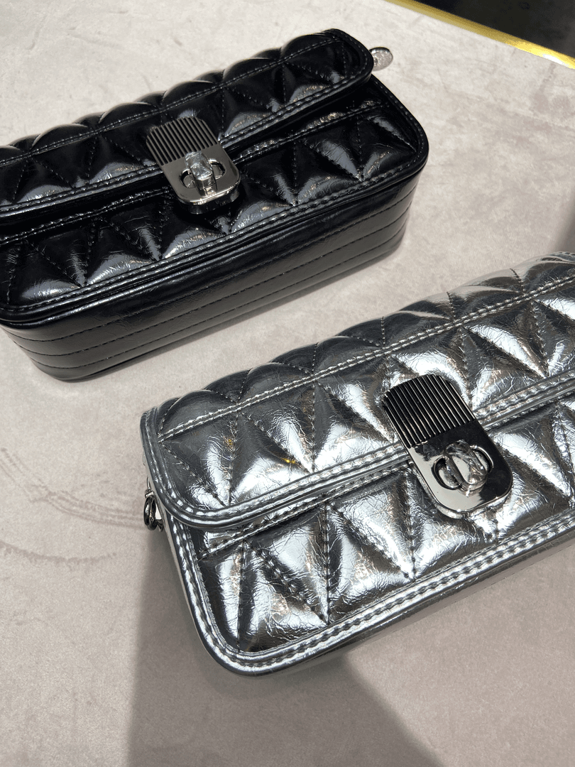 小D家 时尚百搭 法棍包包 小银球 单肩腋下  四郎