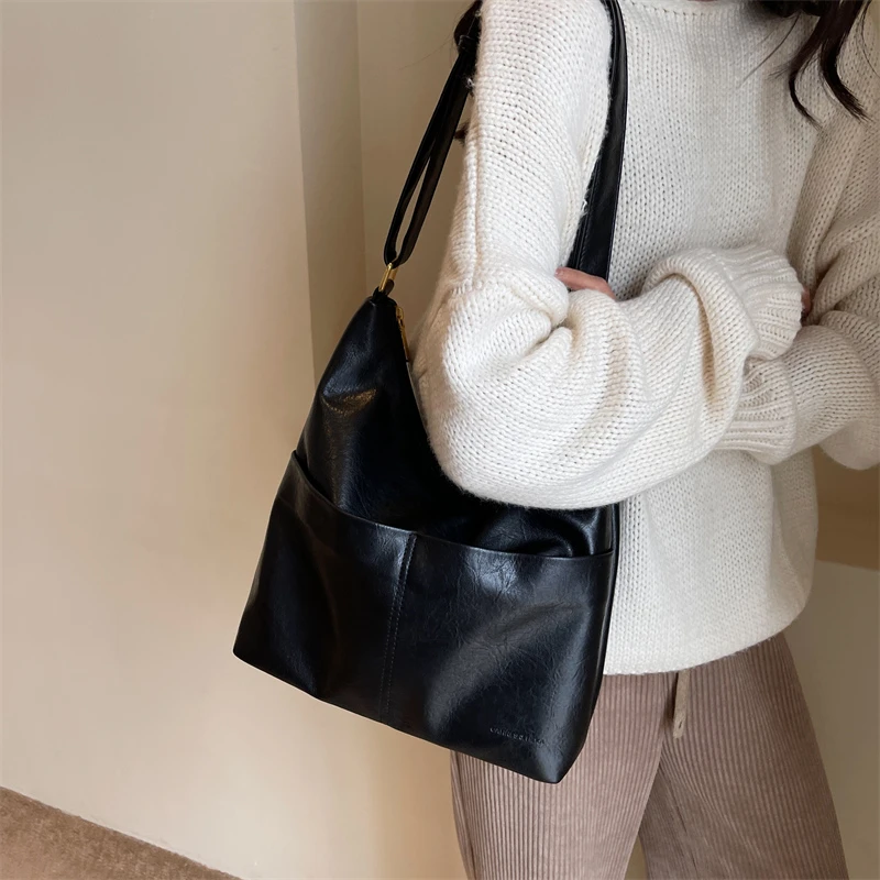 2023新款韩版时尚百搭小众洋气软面休闲运动ins风单肩腋下包秋冬