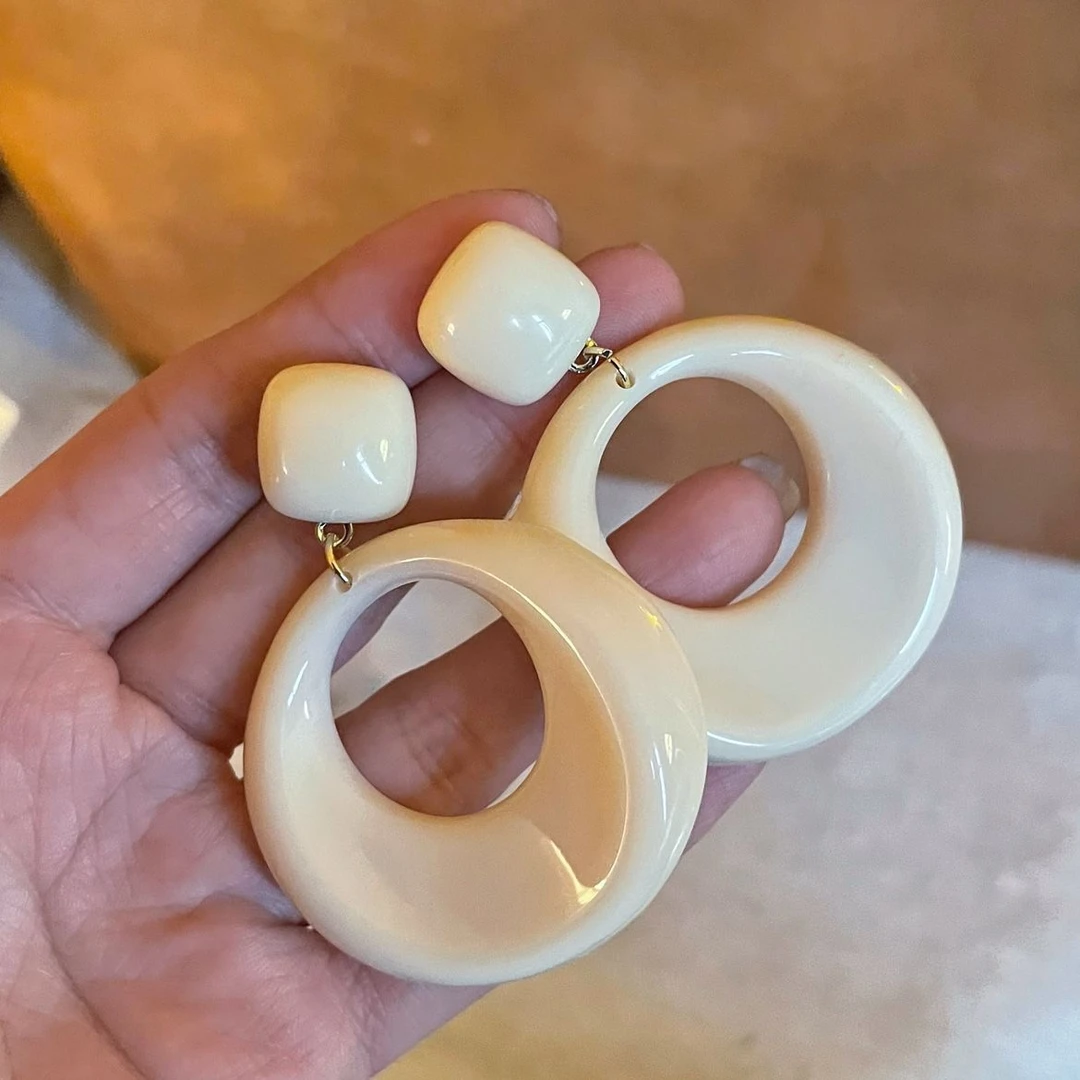 白色摩登复古耳饰油画感耳环复古港风赫本法式夸张大圆环网红耳坠