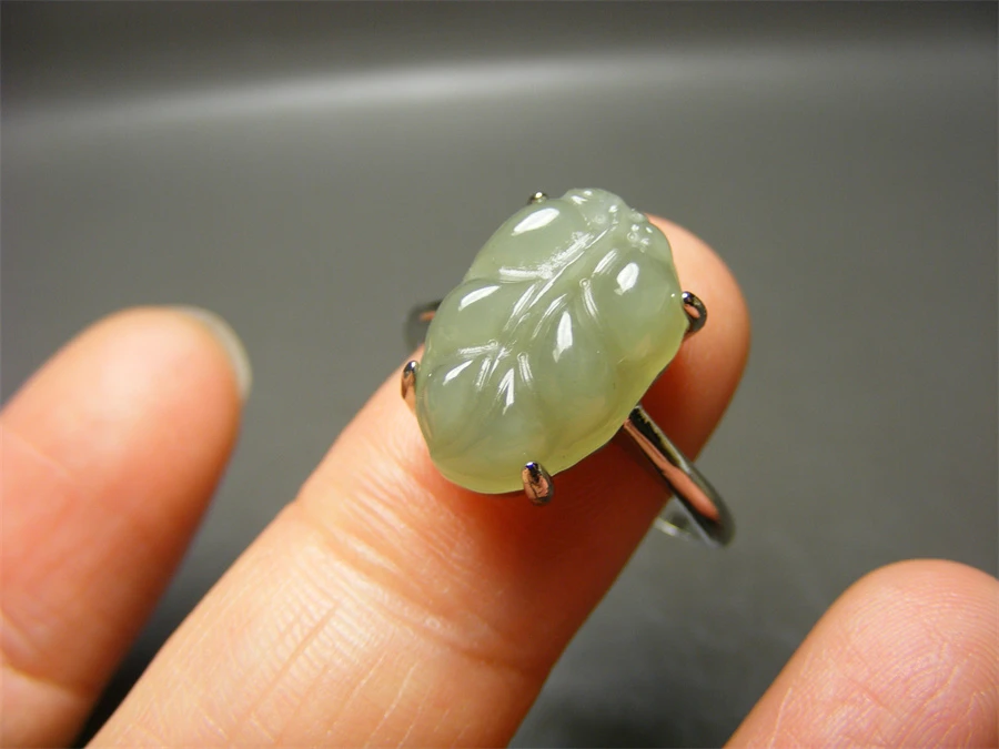 正宗新工合金收缩式镶和田青玉单面工秋叶型戒指