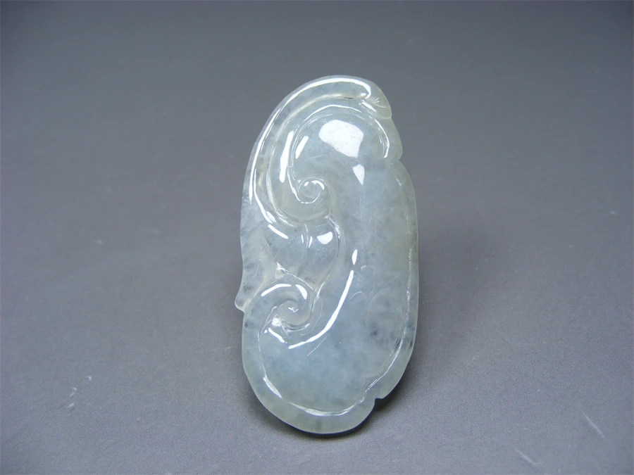 几十年的A货冰种淡色翡翠双面工灵芝小坠佩