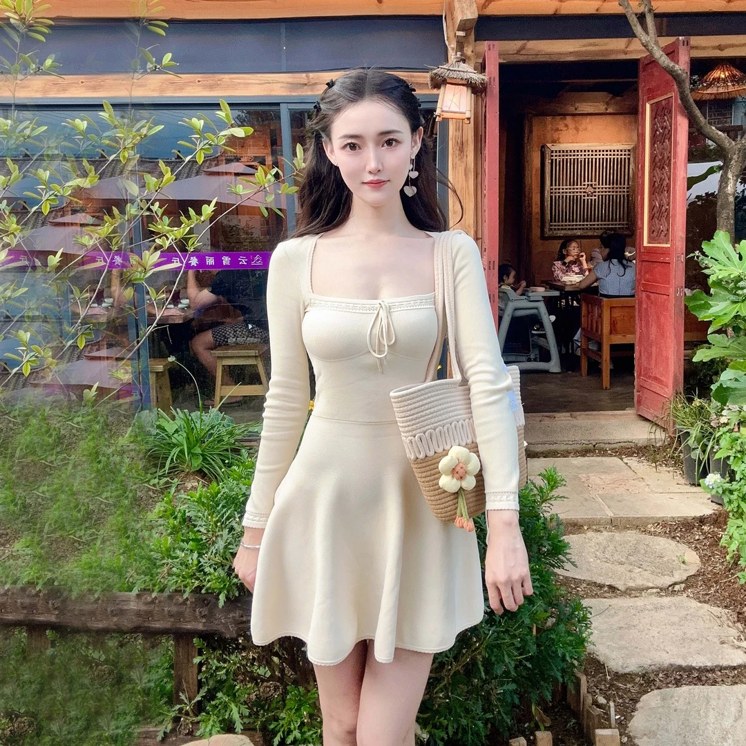 定制春夏复古方领 法式针织修身长袖收腰显瘦气质打底纯欲连衣裙