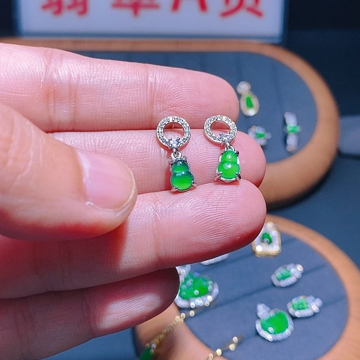 （葫芦 耳坠）满正阳绿翡翠