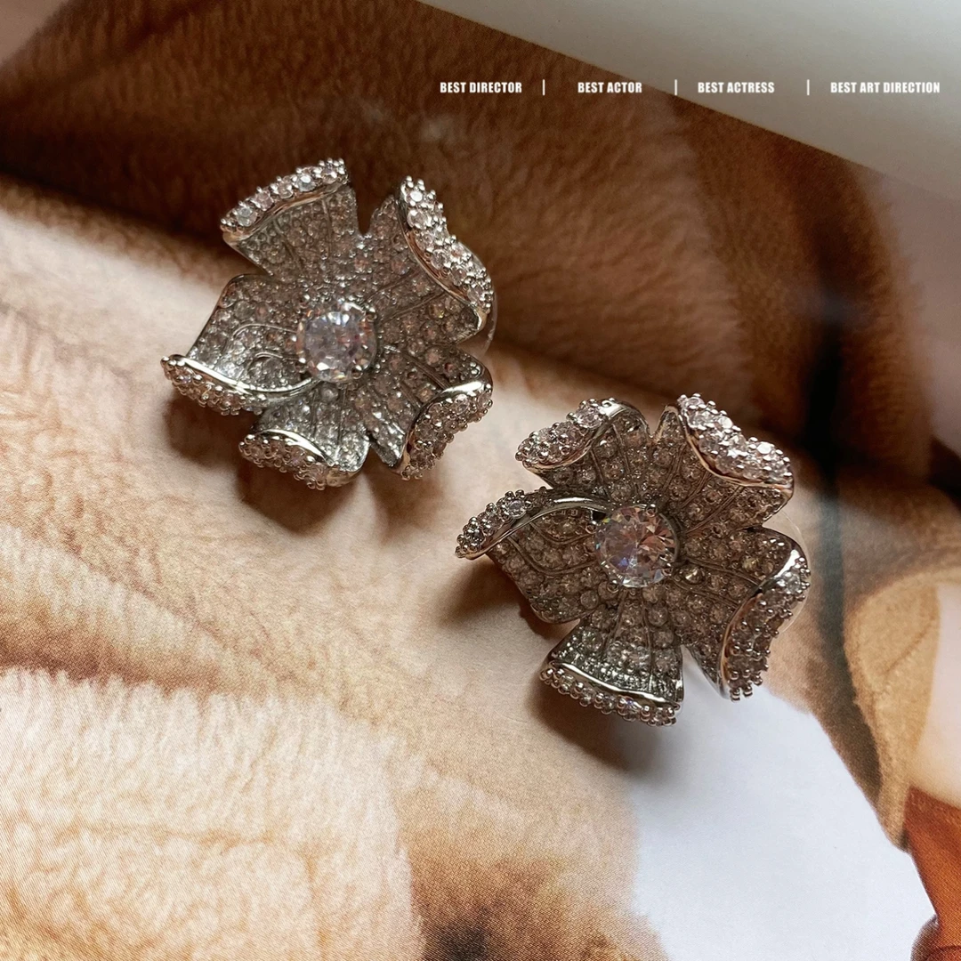 黄铜合成锆石耳饰 轻奢气质立体花朵精致耳钉