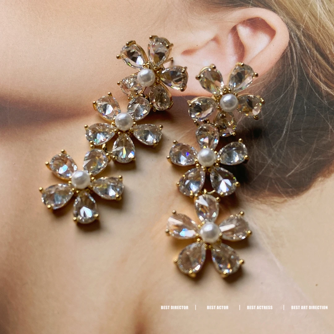 铜合金合成锆石耳饰 轻奢小花通透明晶晶花朵耳环47