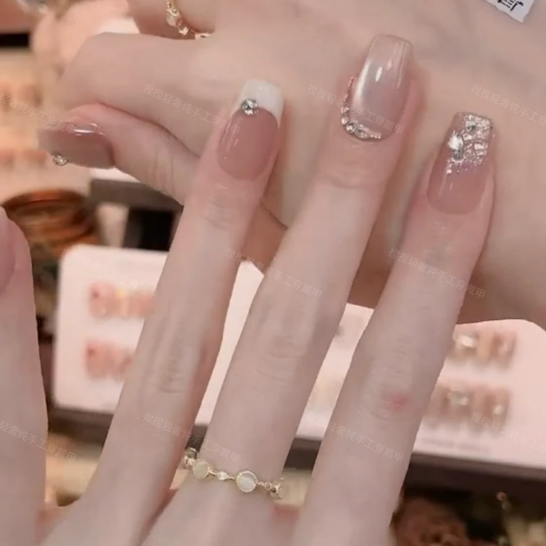 【莱茵河畔】纯手工穿戴甲白色法式高级日常镶钻猫眼十片捏捏穿戴甲