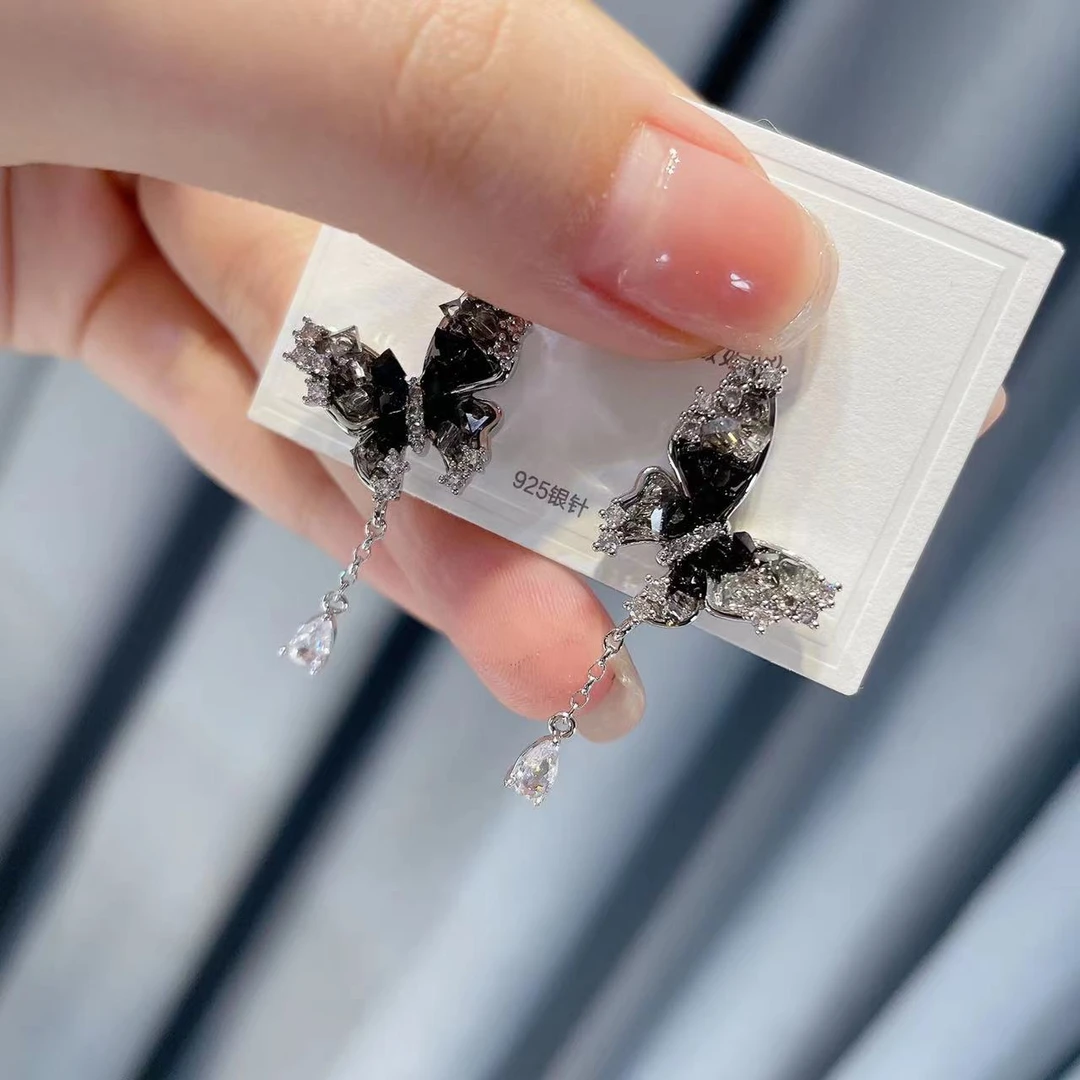 铜合金仿水晶耳饰 超高版本 暗夜小蝶轻奢时尚耳环   AE-4886