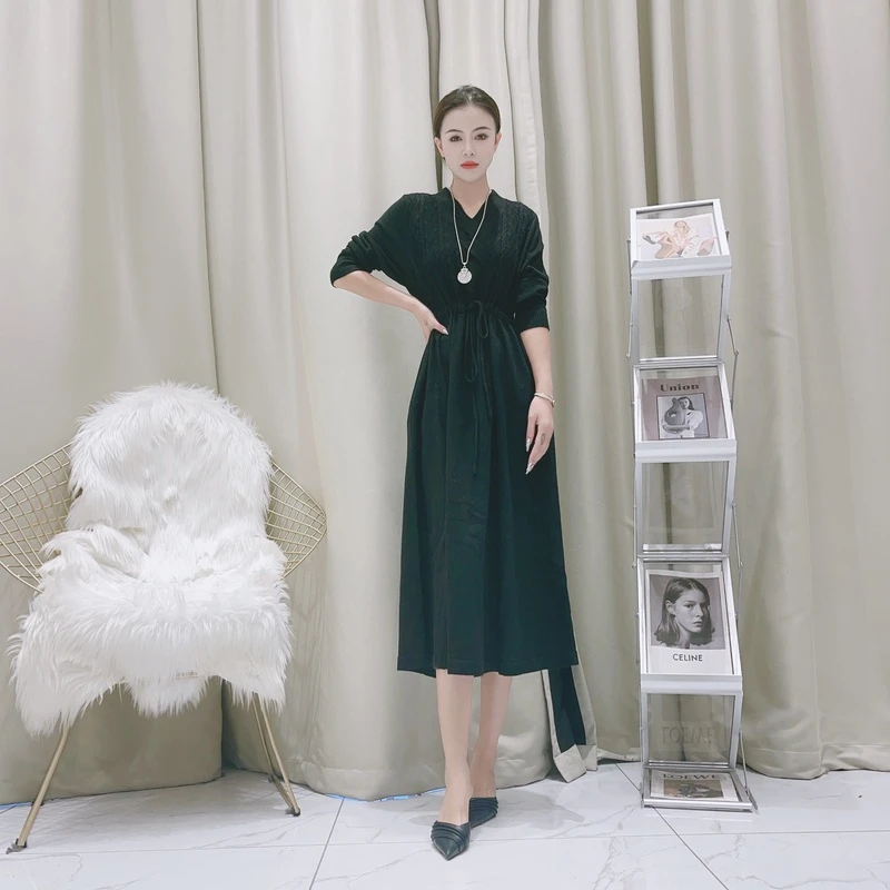 840黑色麻花绞花立体抽绳气质设计师秋冬长款提花轻奢针织连衣裙