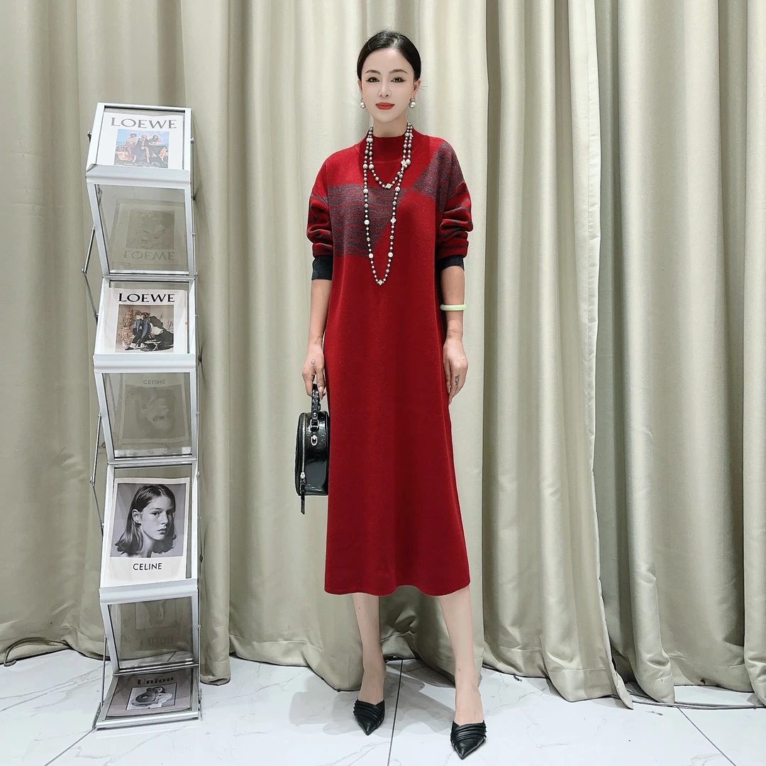 5836红炭灰拼接气质设计师秋冬长款提花轻奢针织连衣裙时尚撞色