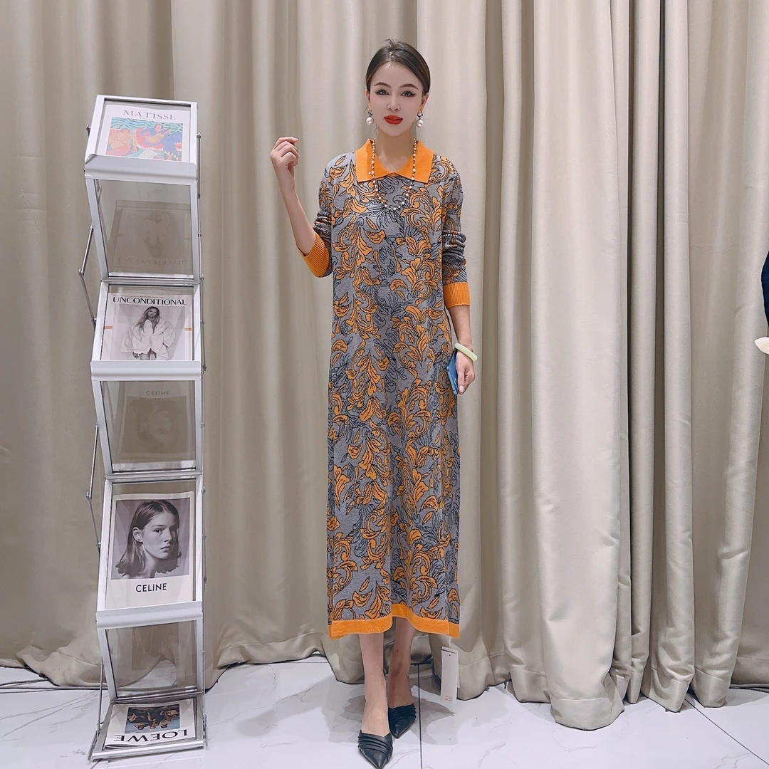 5482姜黄灰底POLO领时尚设计师秋冬长款提花轻奢针织连衣裙