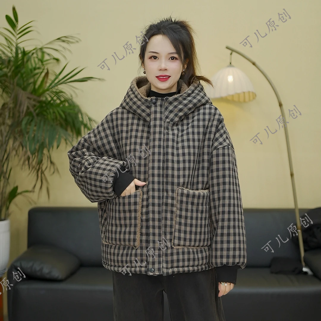 2024新款冬季加厚款双面穿时尚百搭休闲连帽设计格子女士外套棉服