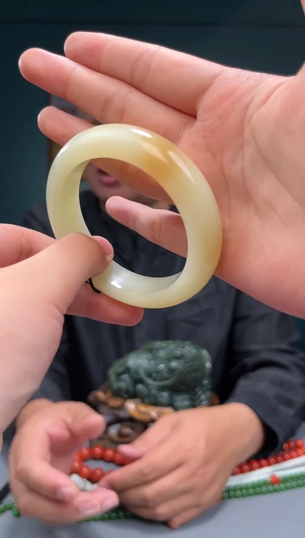 【闪购商品】和田玉手镯未镶嵌圈口备注多样性发