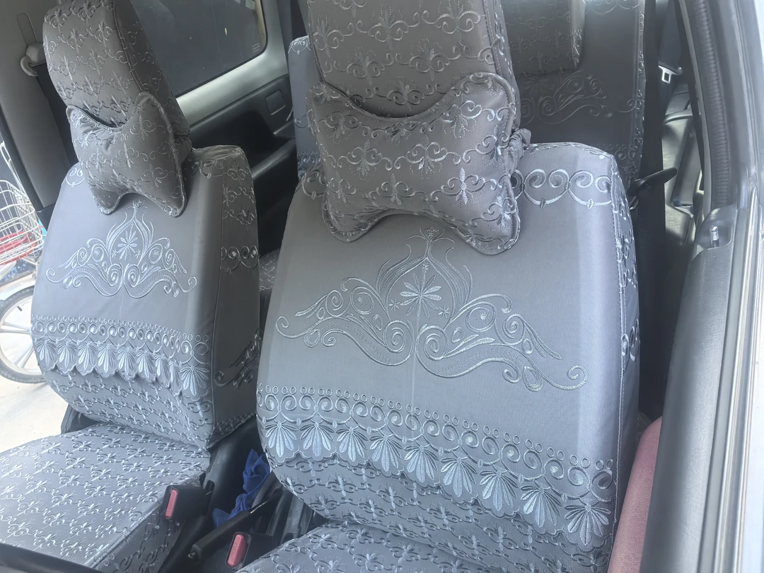 汽车座套刺绣蕾丝全套。贡缎刺绣四季全包围座椅套。